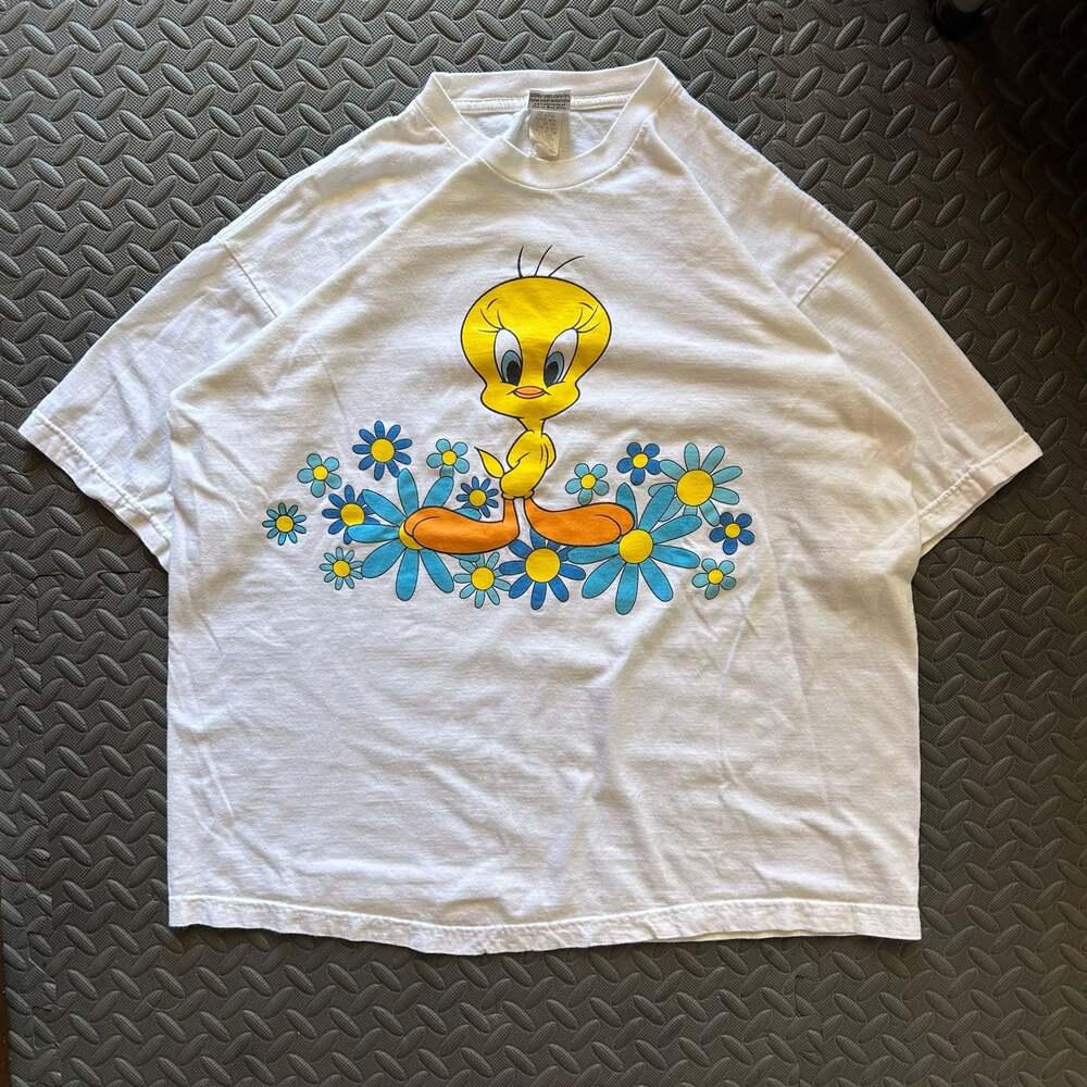 Vintage 1996 Looney Tunes Tweety Bird Flower Graphic T-Shirt